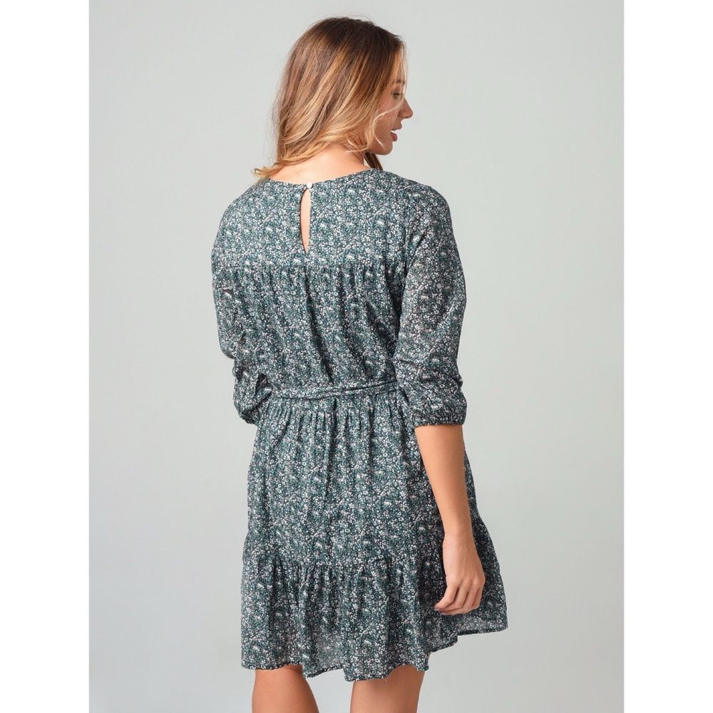Trovata Birds Of Paradis Nia Short Tiered Dress Moss Ditsy Floral Green Medium - Picture 3 of 11